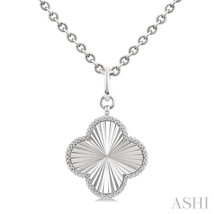1/10 Ctw Clover Fluted Medallion Single Cut Diamond Pendant With Chain in Sterling Silver