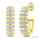 1/4 Ctw Ribbed Round Cut Diamond Half Hoop Earring in 14K Yellow Gold
