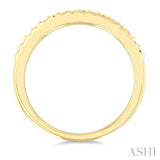 1/10 Ctw Ribbed Round Cut Diamond Fashion Band in 10K Yellow Gold