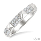 1/4 Ctw Pyramid Accent Round Cut Diamond Fashion Ring in 10K White Gold