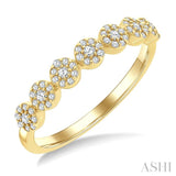 1/4 Ctw Circular Mount Round Cut Diamond Cluster Fashion Band in 14K Yellow Gold