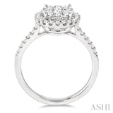 Lovebright Essential Diamond Engagement Ring