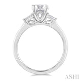 Round Shape Semi-Mount Diamond Engagement Ring