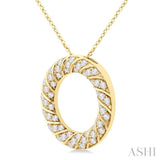 1/2 Ctw Ribbed Swirl  Circle Round Cut Diamond Fashion Pendant With Chain in 10K Yellow Gold